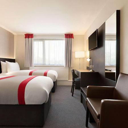 Ramada Chorley South Hotel Exterior foto