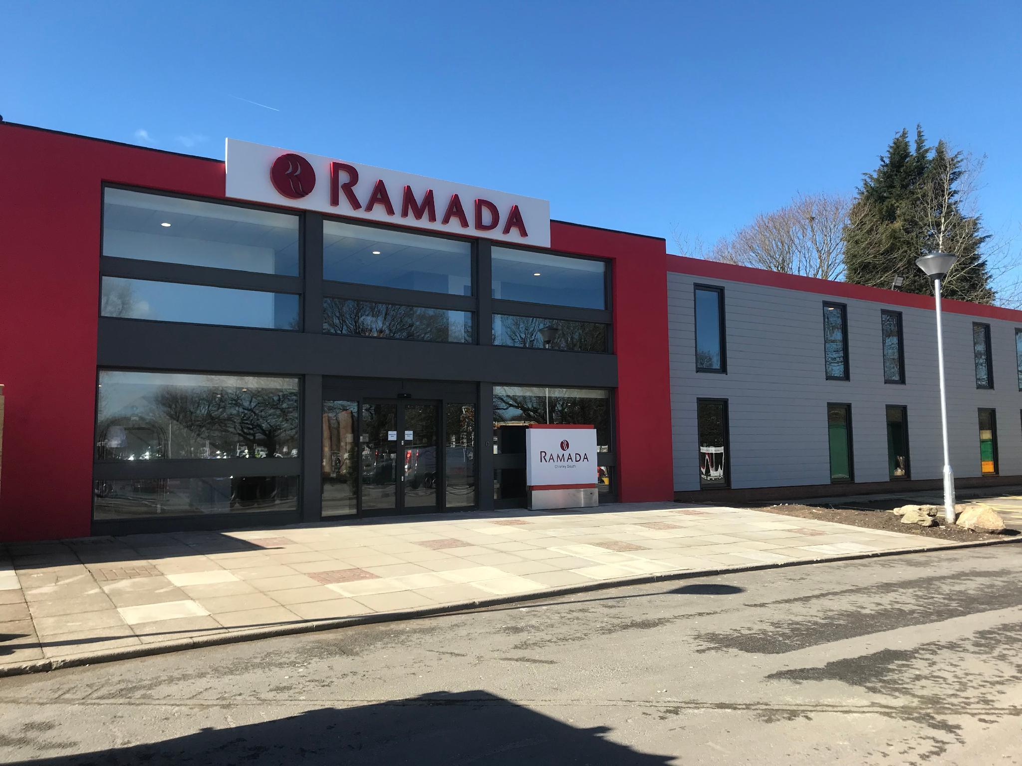 Ramada Chorley South Hotel Exterior foto